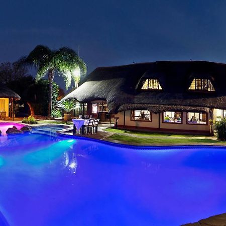 Cest Si Bon Hotel โอชิวารองโก ภายนอก รูปภาพ