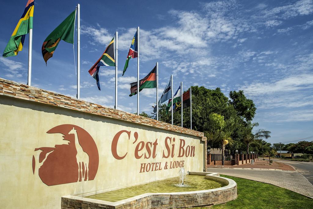 Cest Si Bon Hotel โอชิวารองโก ภายนอก รูปภาพ
