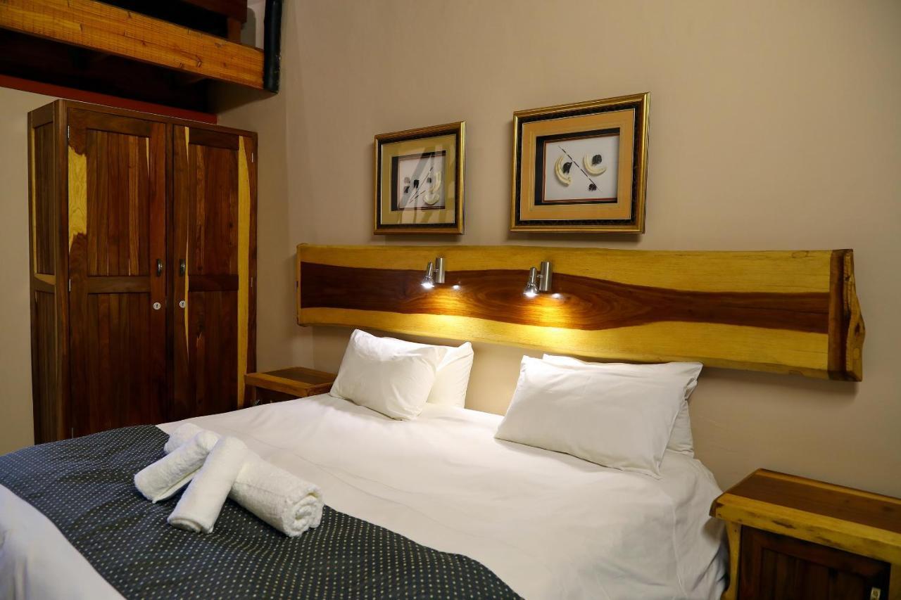 Cest Si Bon Hotel โอชิวารองโก ภายนอก รูปภาพ