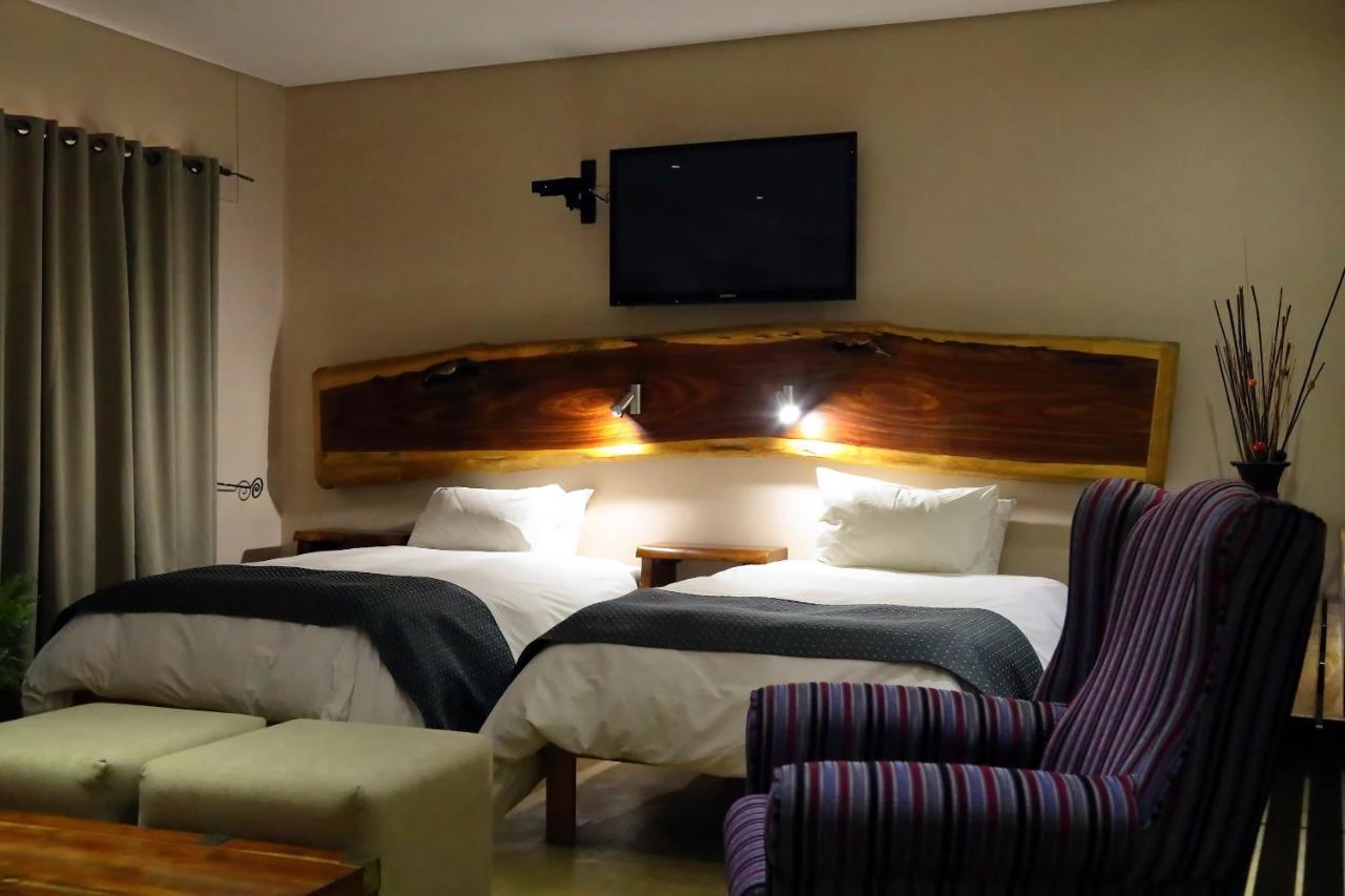 Cest Si Bon Hotel โอชิวารองโก ภายนอก รูปภาพ
