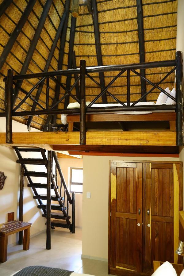 Cest Si Bon Hotel โอชิวารองโก ภายนอก รูปภาพ