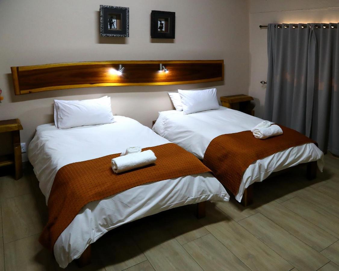 Cest Si Bon Hotel โอชิวารองโก ภายนอก รูปภาพ