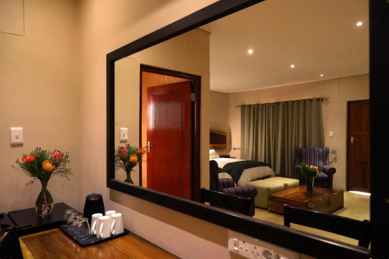 Cest Si Bon Hotel โอชิวารองโก ภายนอก รูปภาพ